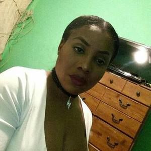 Meet your Posher, Lorette